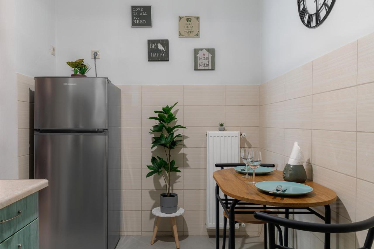 Sunny & Modern Apt For 3 Persons Атина Екстериор снимка