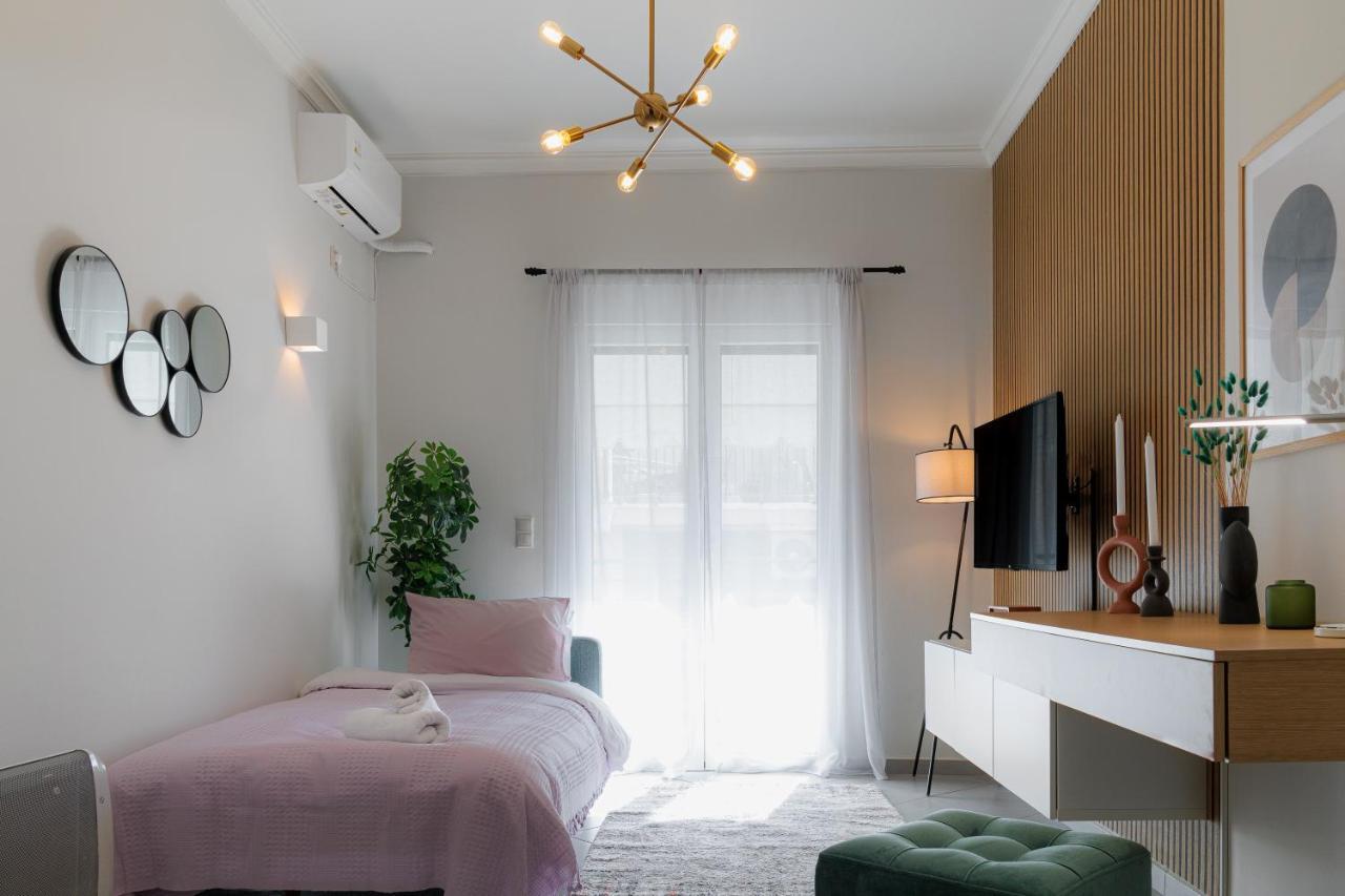 Sunny & Modern Apt For 3 Persons Атина Екстериор снимка