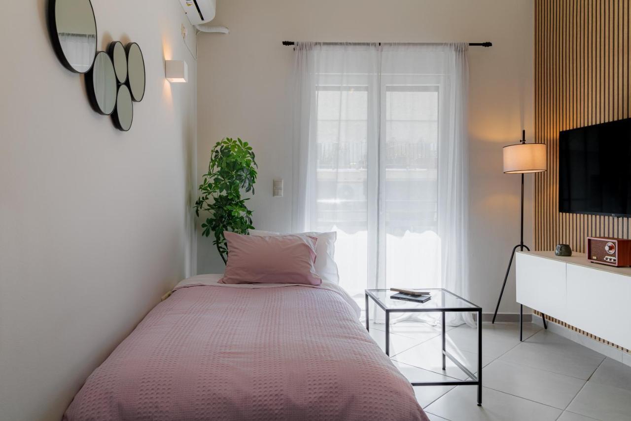Sunny & Modern Apt For 3 Persons Атина Екстериор снимка
