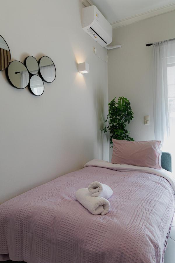 Sunny & Modern Apt For 3 Persons Атина Екстериор снимка
