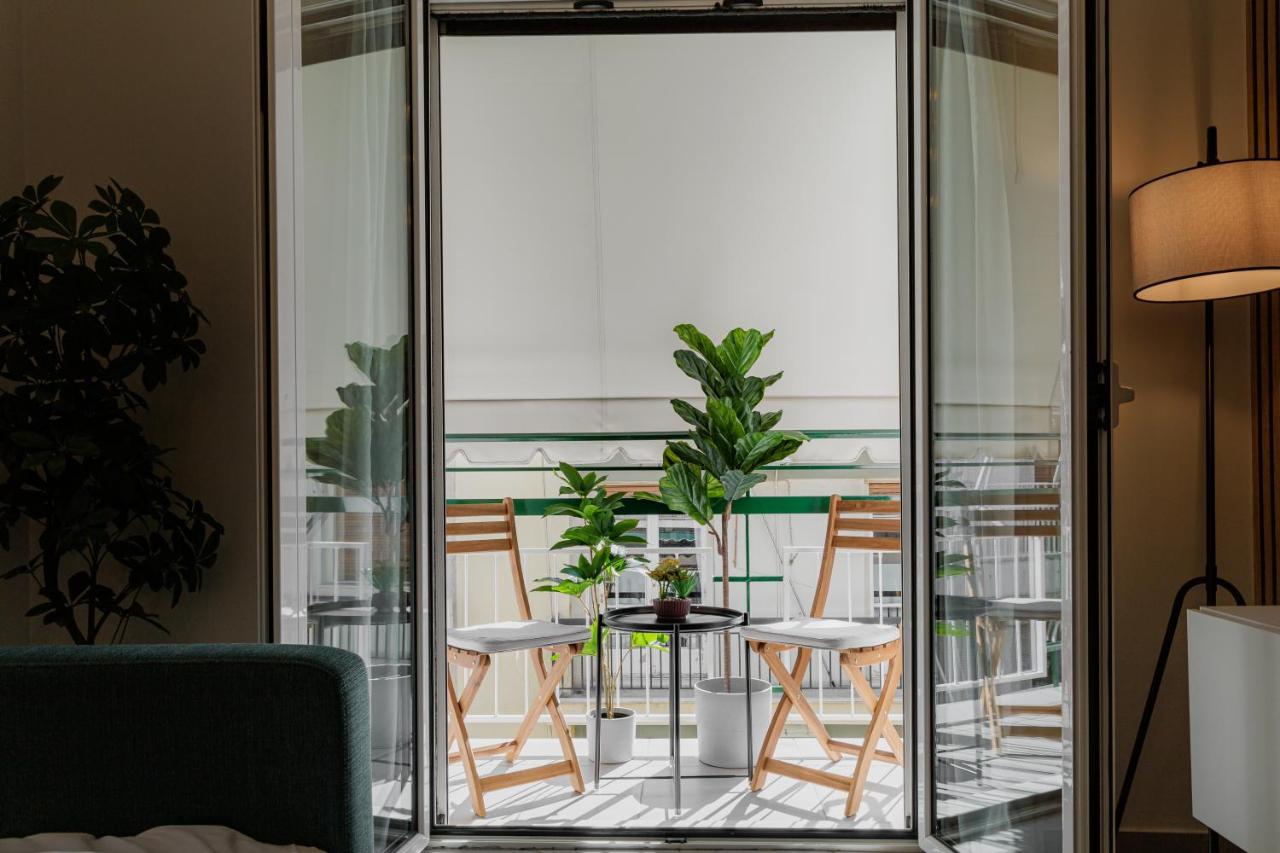 Sunny & Modern Apt For 3 Persons Атина Екстериор снимка