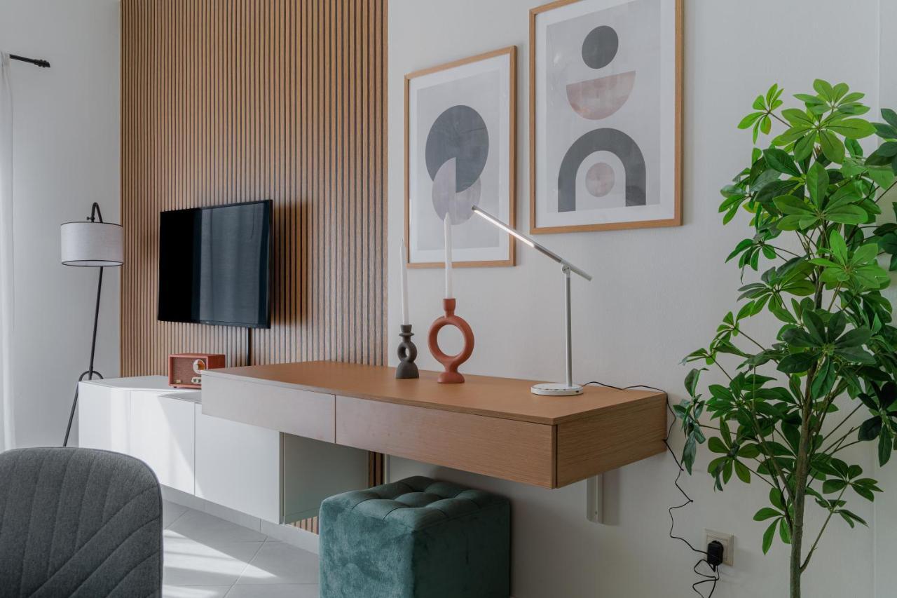 Sunny & Modern Apt For 3 Persons Атина Екстериор снимка